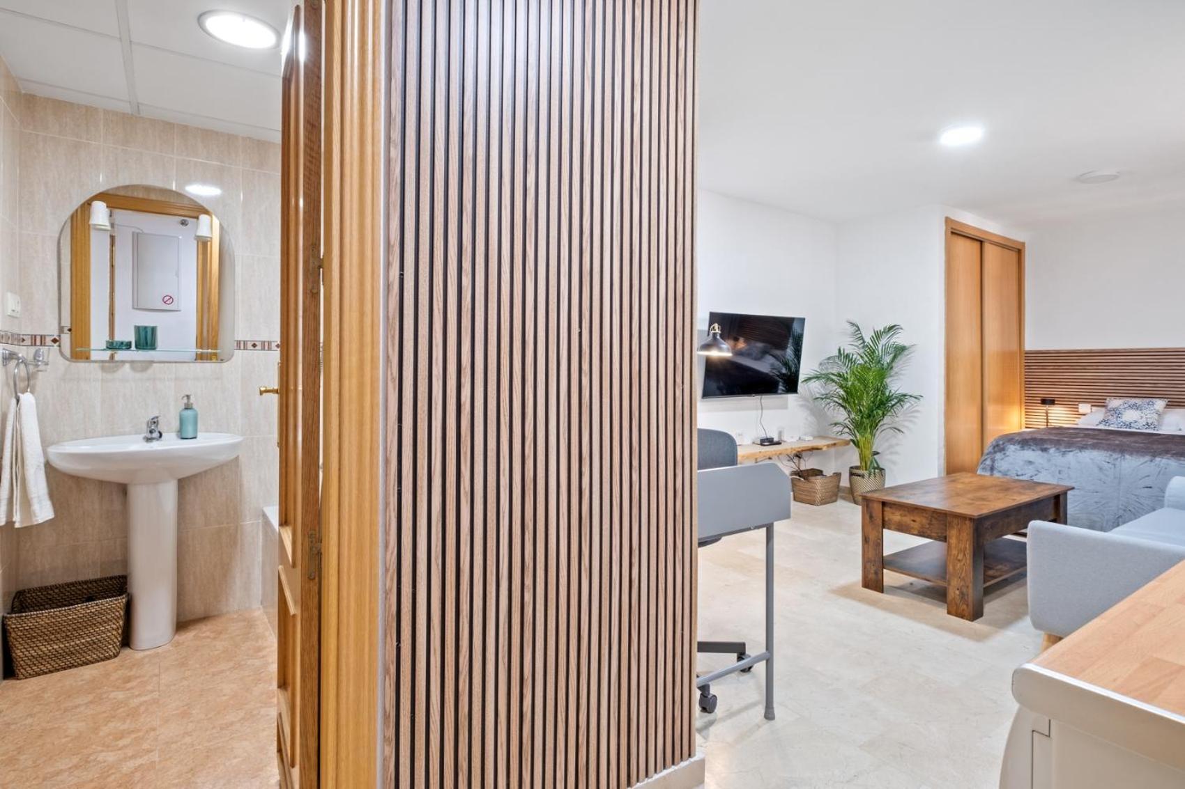 Modern And Comfortable Studio Малага Экстерьер фото